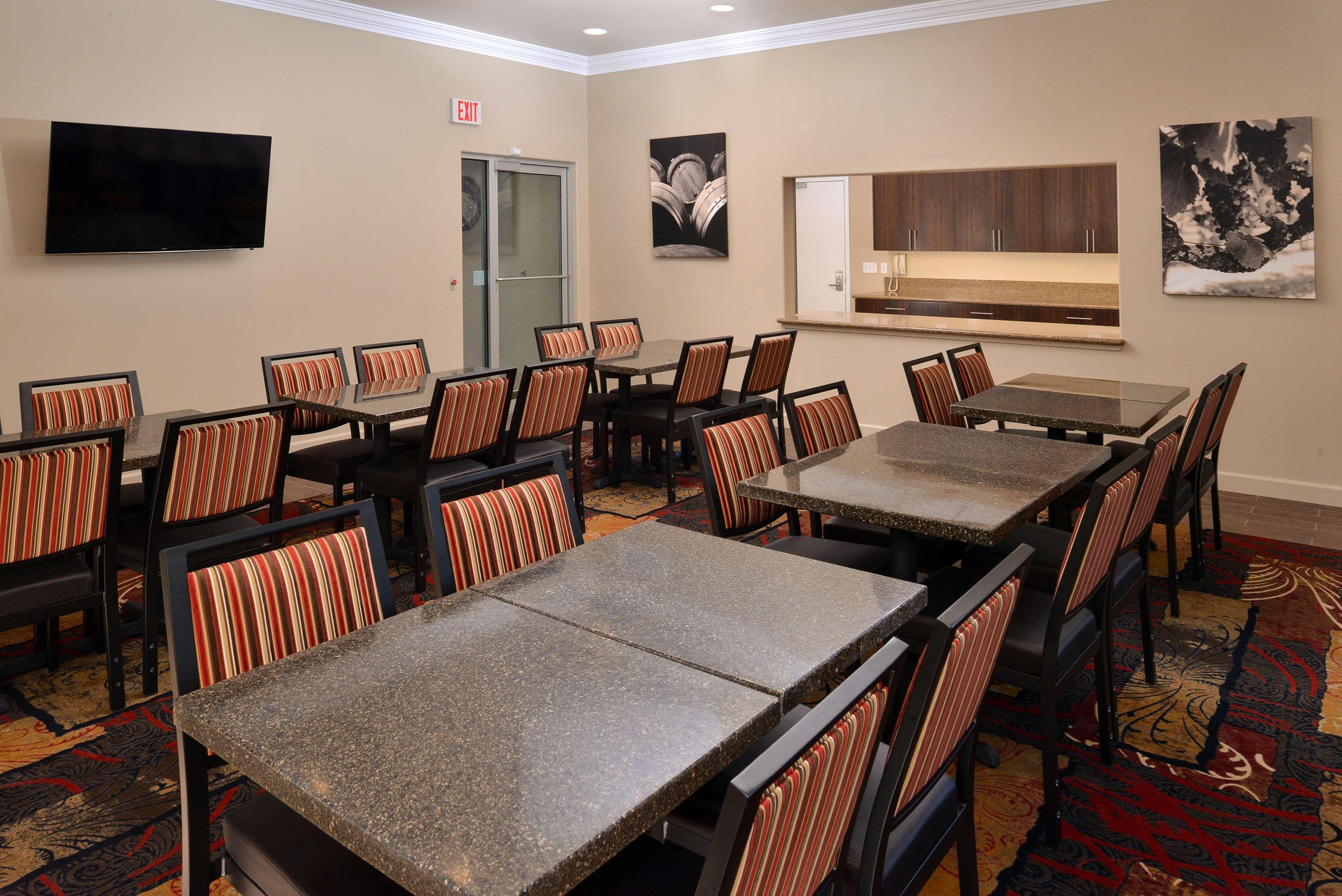 Best Western Plus Black Oak Paso Robles Bagian luar foto